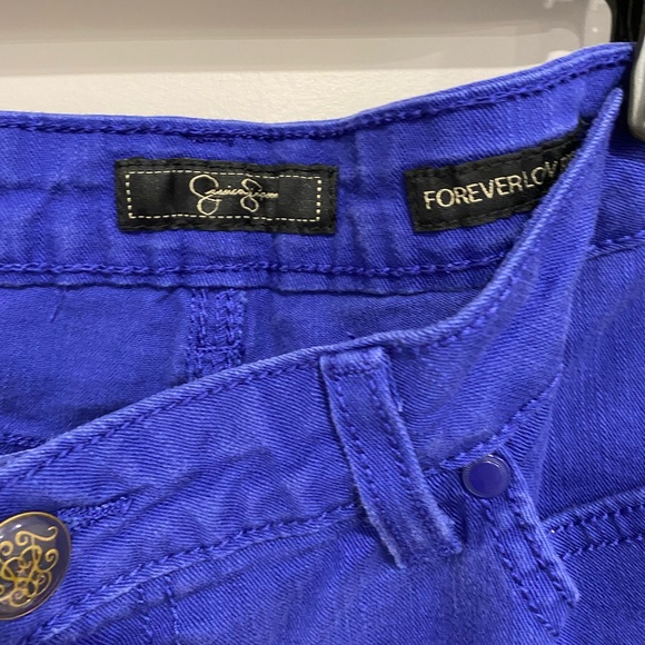 •2/$20• Blue Jessica Simpson Low-Rise Cutoff Shorts - Size 30 - Picture 2 of 3
